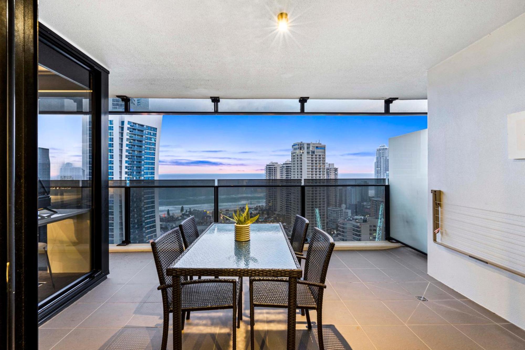 Circle On Cavill - Self Contained & Privately Managed Apartments - Wow Stay 黄金海岸 外观 照片